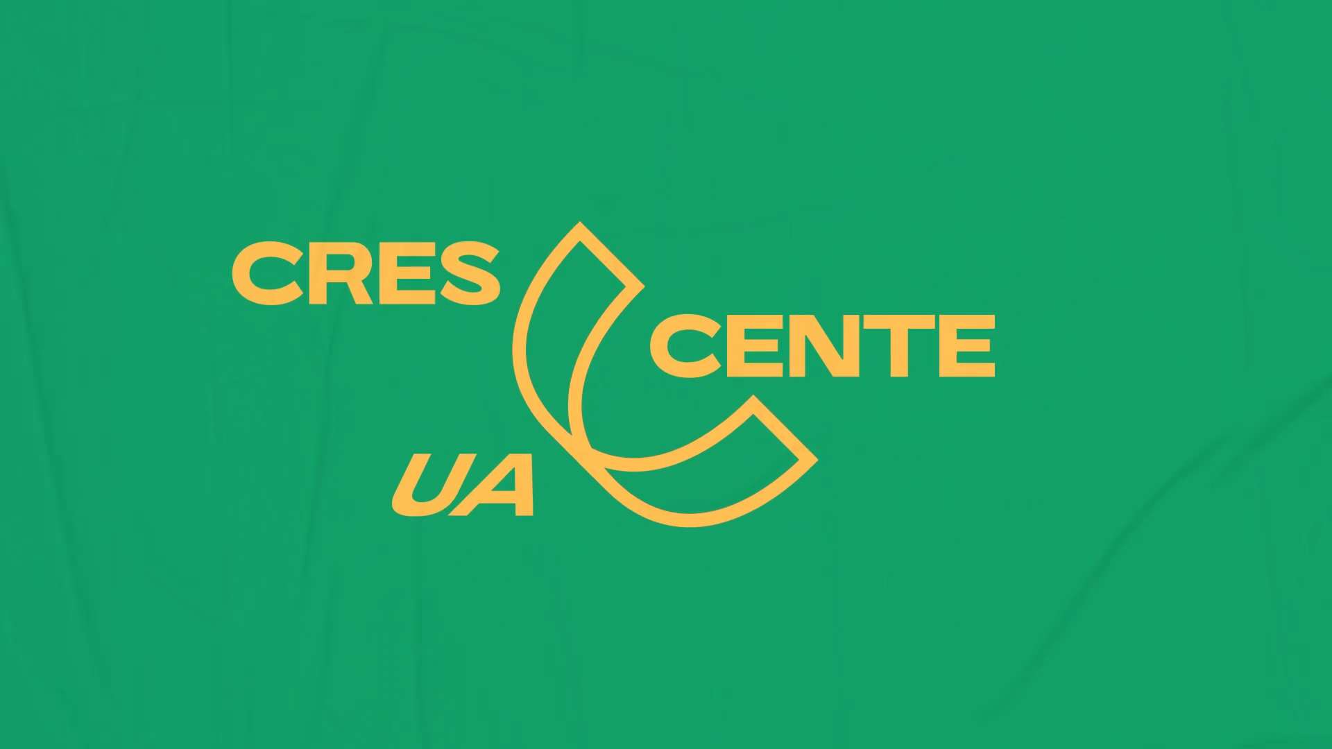 Sobre um fundo verde com textura está escrito a amarelo "Crescente UA". No centro tem um ícon da metade de um cone com linhas a amarelo.